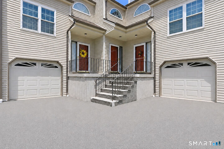 Property Photo:  10 Taft Point 8  CT 06708 