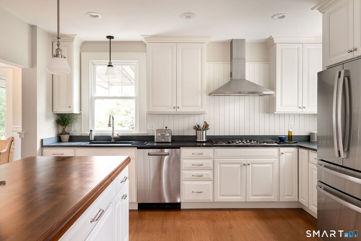 Property Photo:  15 Sunset Terrace  CT 06107 