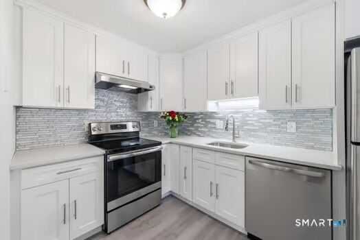Property Photo: 7 Sharon Lane 7 CT 06109
