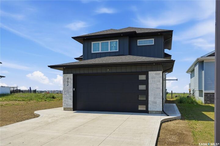 Property Photo:  902 Bentley Manor  SK S7L 6P4 