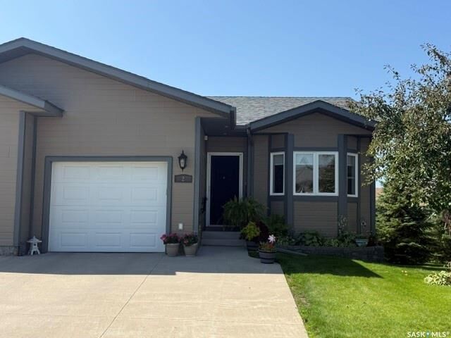 Property Photo: 550 Southwood Drive SK S6V 1G4