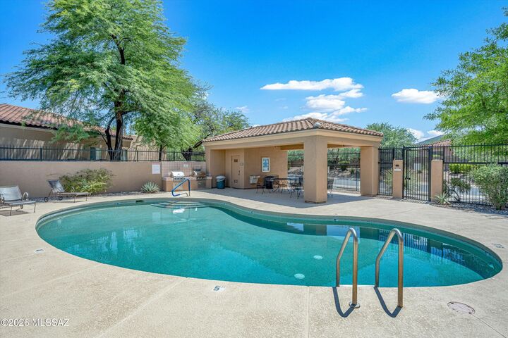 Property Photo:  7536 W Sand River Way  AZ 85743 