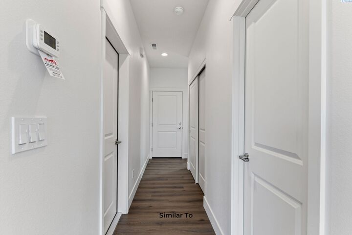 Property Photo: 5904 Redtail Dr WA 99301