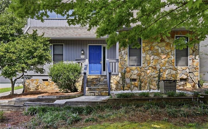 Property Photo: 58 Carrisbrooke Lane NC 27104