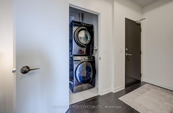 Property Photo: 85 Duke Street W 1703 ON N2H 4Y7