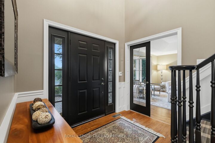 Property Photo: 39 Hutchinson Place ON N4S 8V9