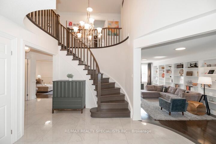 Property Photo: 77 Leander Street ON L6S 3N5