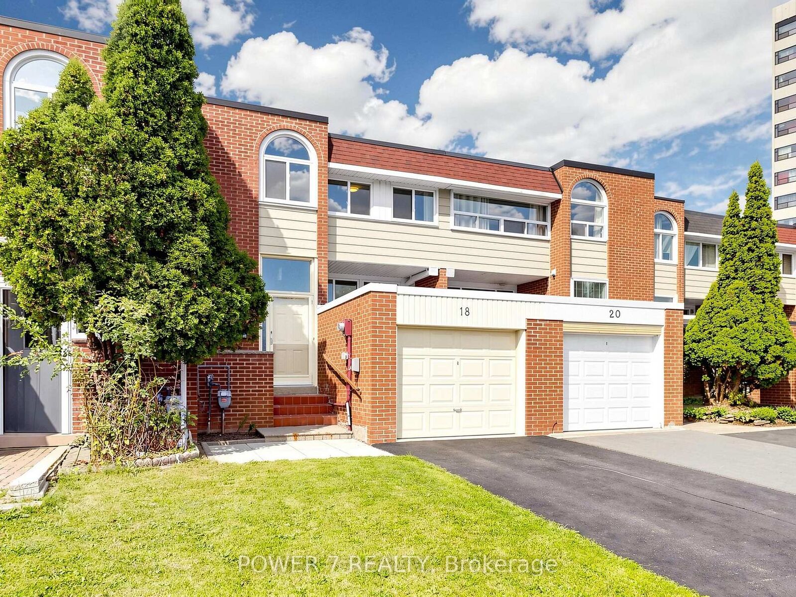 Property Photo: 18 Sprucewood Court ON M1W 2K3