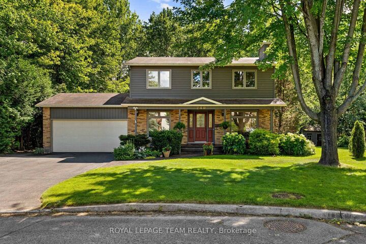 240 Hoylake Crescent — photo 1