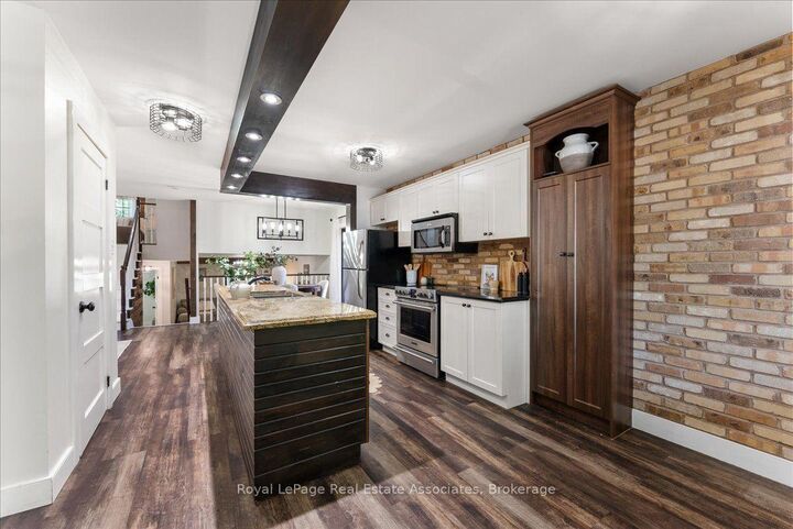 Property Photo:  1464 Trowbridge Drive  ON L1G 7R7 