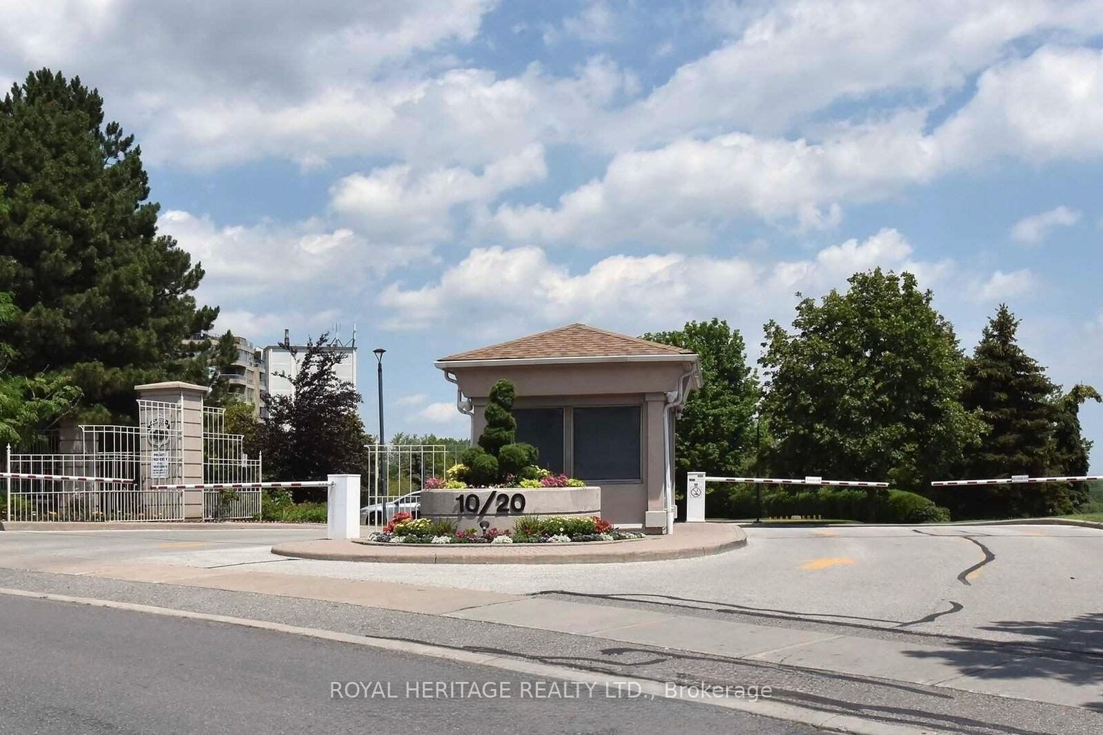 Property Photo: 20 Guildwood Parkway 207 ON M1B 5E6