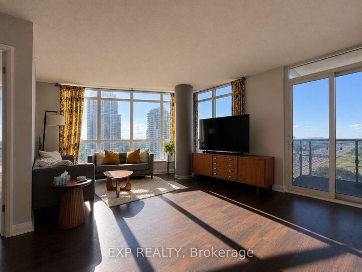 Property Photo:  1 Valhalla Inn Road 1807  ON M9B 1S9 