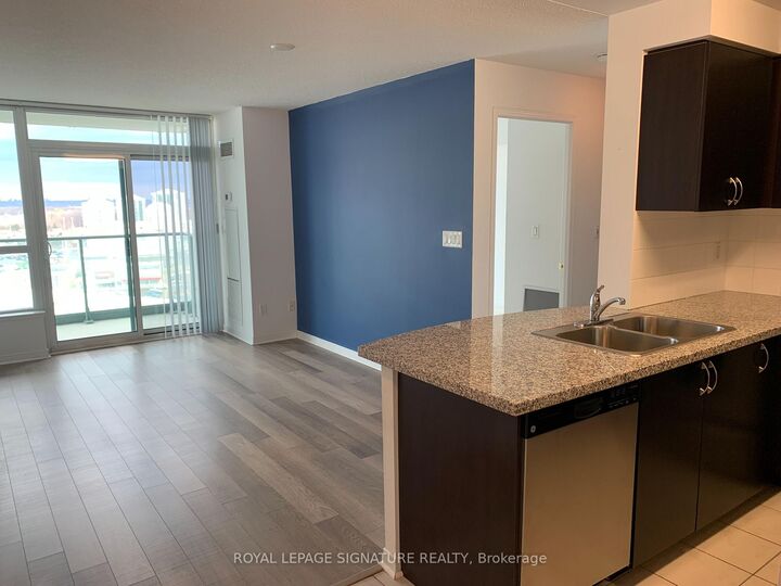 Property Photo:  4900 Glen Erin Drive 1511  ON L5M 7S2 