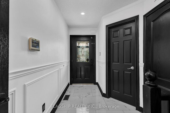 Property Photo:  58 Dahlia Street  ON N2E 4B1 