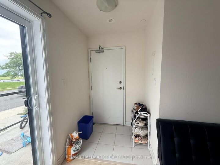 Property Photo: 155 Tapscott Road 18 ON M1B 1E7
