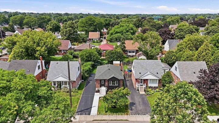 Property Photo: 156 E 36th Street ON L8V 3Z4