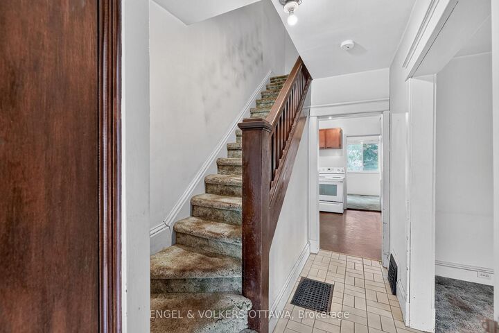 Property Photo: 9 Geneva Street ON K1Y 3N5