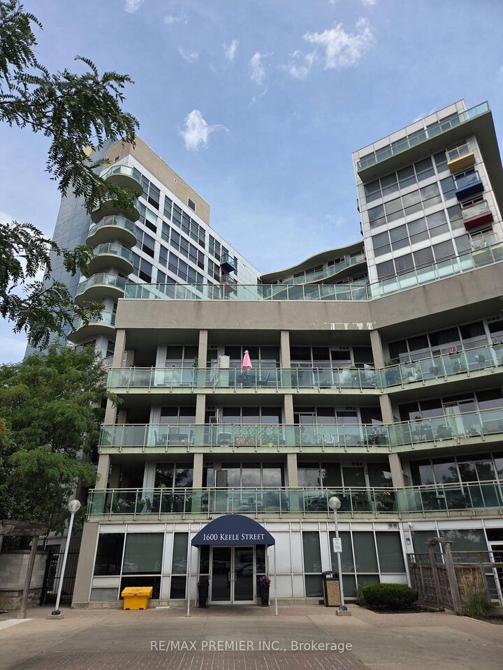 Property Photo:  1600 Keele Street 819  ON M6N 5J1 