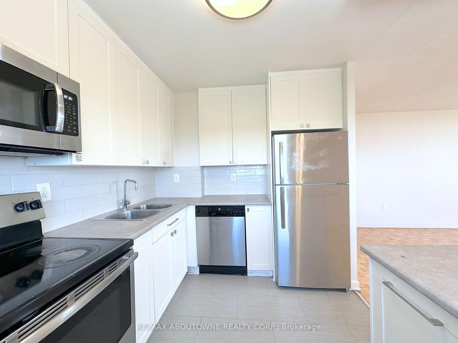 Property Photo:  30 Denton Avenue 1524  ON M1L 4P2 