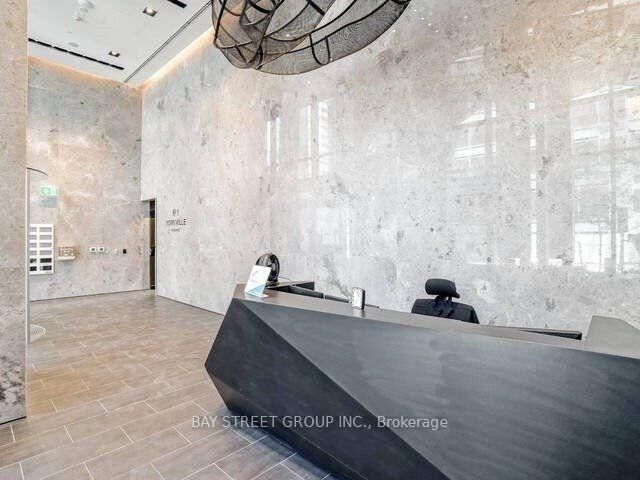 Property Photo:  1 Yorkville Avenue 4602  ON M4W 0B1 