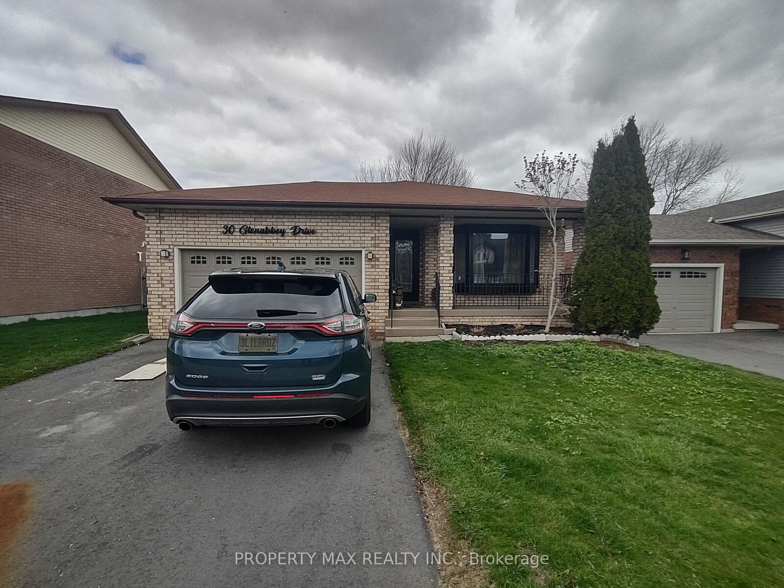 Property Photo:  30 Glenabbey Drive Bsmt  ON L1E 1B8 