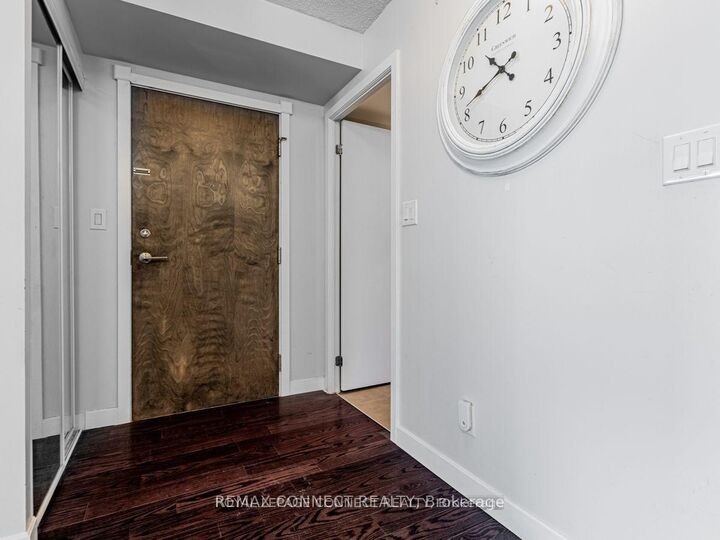 Property Photo:  18 Harbour Street 1407  ON M5J 2Z6 