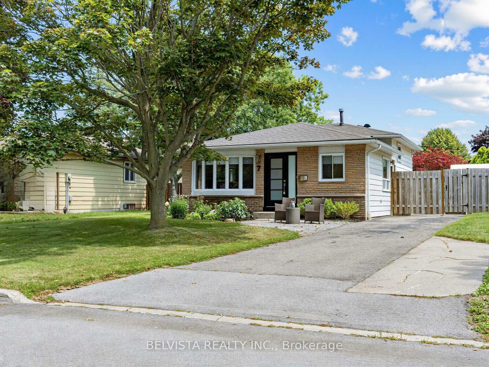 Property Photo: 7 Agate Road ON L1S 3J7