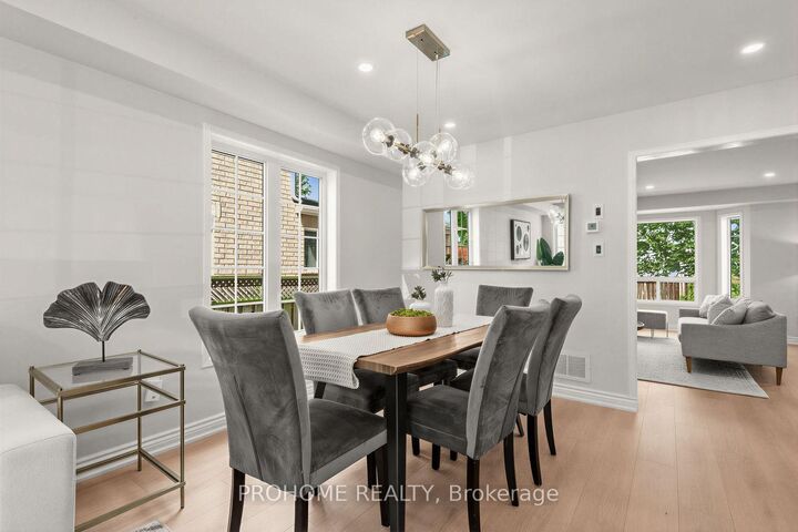 Property Photo: 78 Ashbury Boulevard ON L1Z 1N1