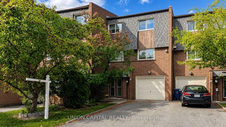 Property Photo: 6 Windy Golf Way ON M3C 3A7