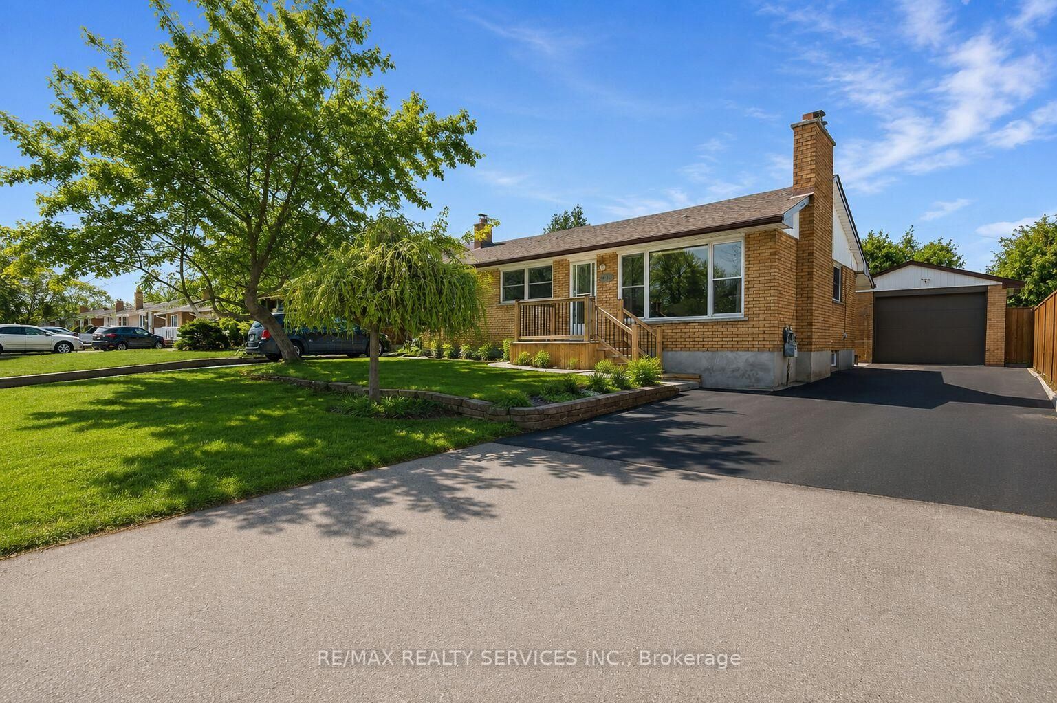 Property Photo: 185 Burlington Street ON N5Z 3V9