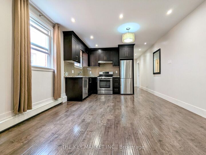 Property Photo:  211 St Clements Avenue 2  ON M4R 1H3 