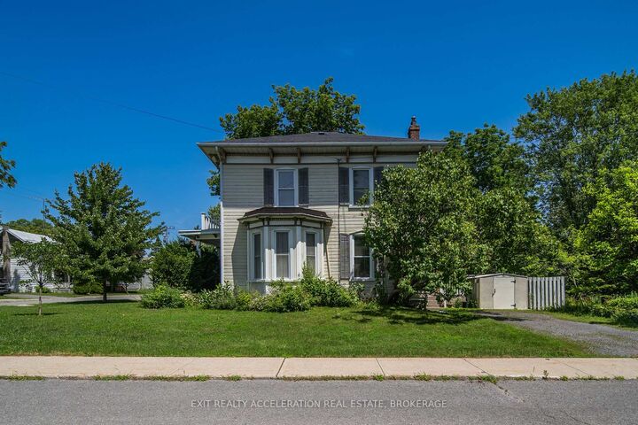 Property Photo:  182 Water Street W  ON K7R 1W4 
