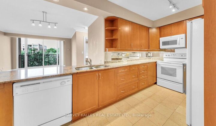 Property Photo:  38 William Carson Crescent 722  ON M2P 2A1 