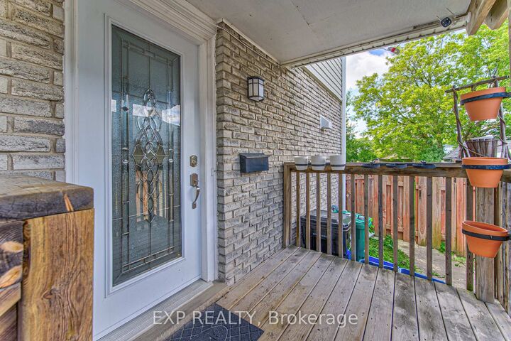 Property Photo: 98 Monteagle Crescent ON N2N 1N1