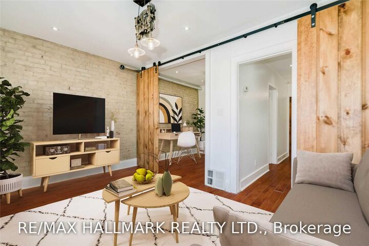 Property Photo:  1001 Kingston Road 2nd Fl  ON M4E 1T3 