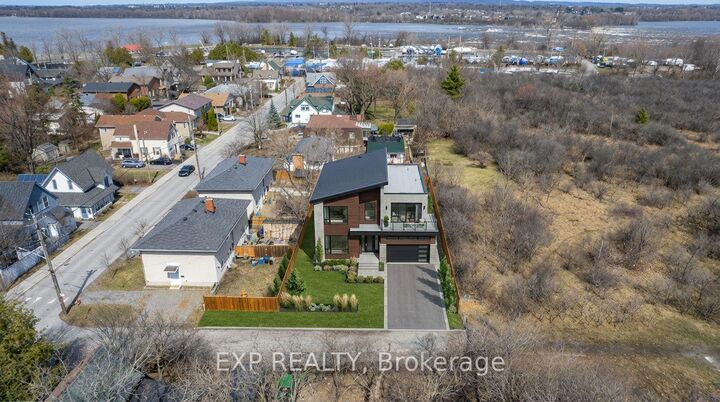 Property Photo:  2725 Rowatt Street  ON K2B 5W4 
