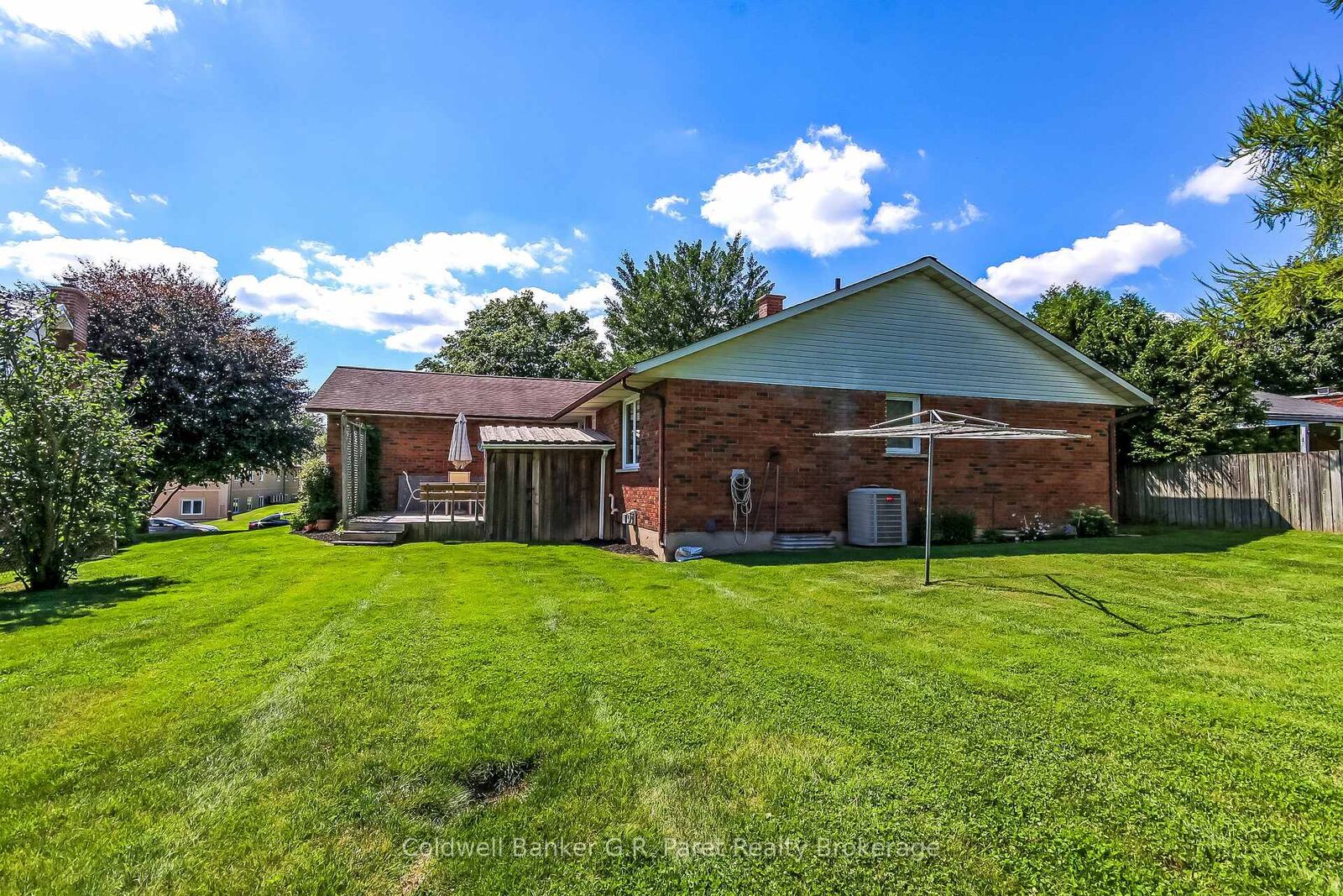 Property Photo:  28 Woodcock Drive  ON N4G 4M2 