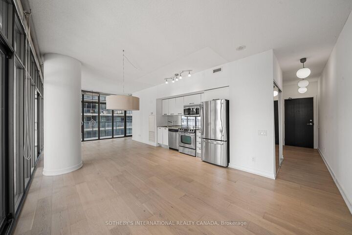 Property Photo:  33 Charles Street E 1611  ON M4Y 0A2 
