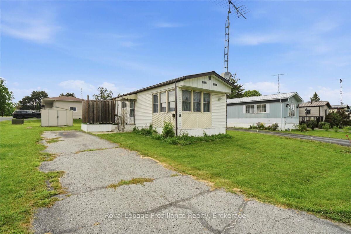 Property Photo:  18 Cedar Street  ON K7R 3L1 
