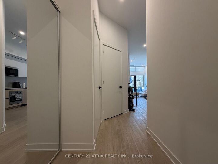 Property Photo:  699 Sheppard Avenue E 102  ON M2K 0J5 