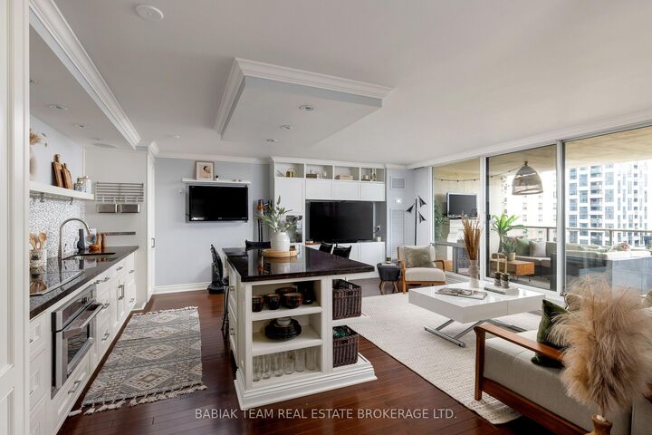 Property Photo: 50 Quebec Avenue 705 ON M6P 4B4