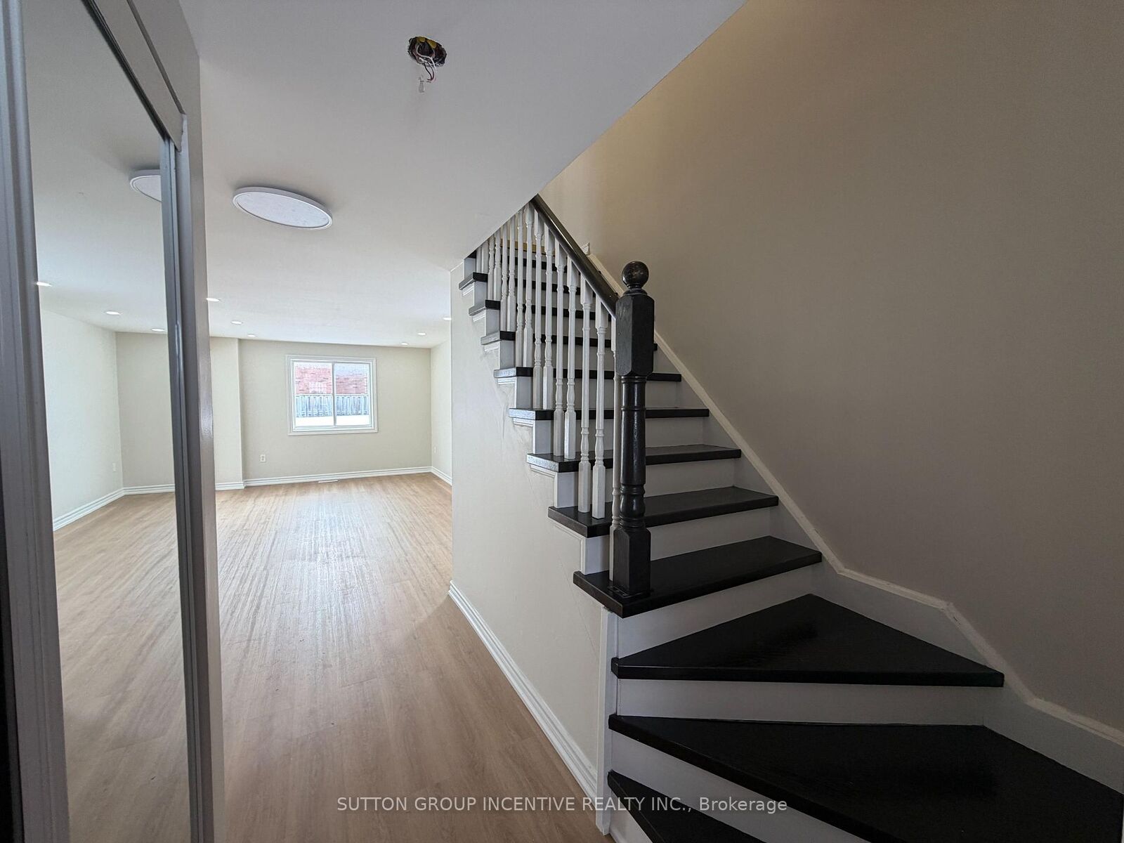 Property Photo:  15 Timothy Lane  ON L4N 9Z6 