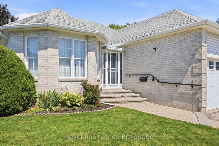 Property Photo:  164 Elgin Street  ON K9V 6B3 