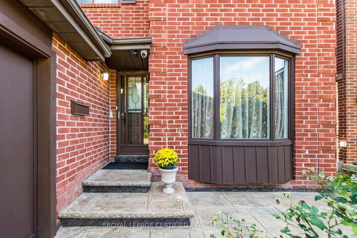 Property Photo: 251 Elgin Drive ON L6Y 2V2