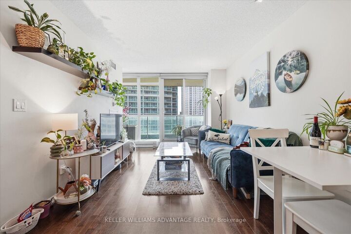 Property Photo:  209 Fort York Boulevard 1170  ON M5V 4A1 