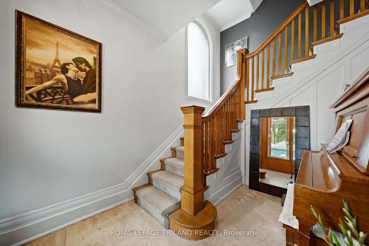 Property Photo: 98 Central Avenue ON N6A 1M4