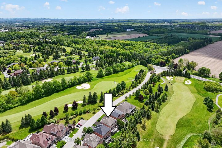 Property Photo: 19 Emerald Heights Drive ON L4A 0C8