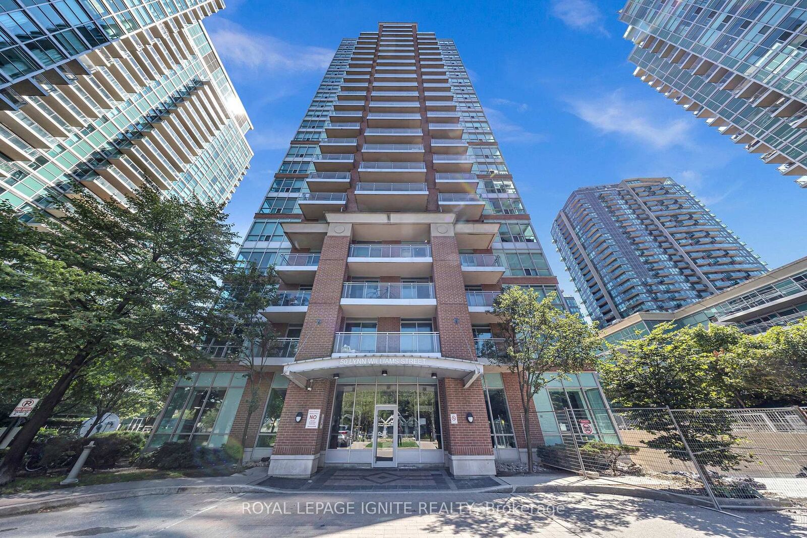 Property Photo:  50 Lynn Williams Street 1907  ON M6K 3R9 