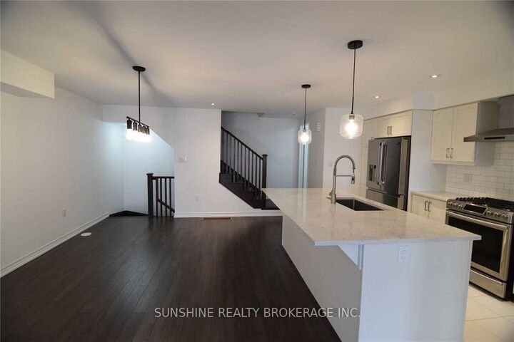 Property Photo:  550 Buckeye Court  ON L9E 1M2 