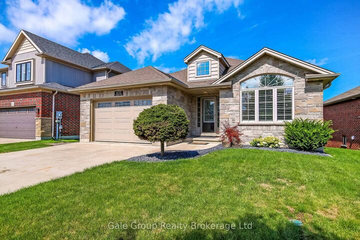 402 Fairway Road — photo 1